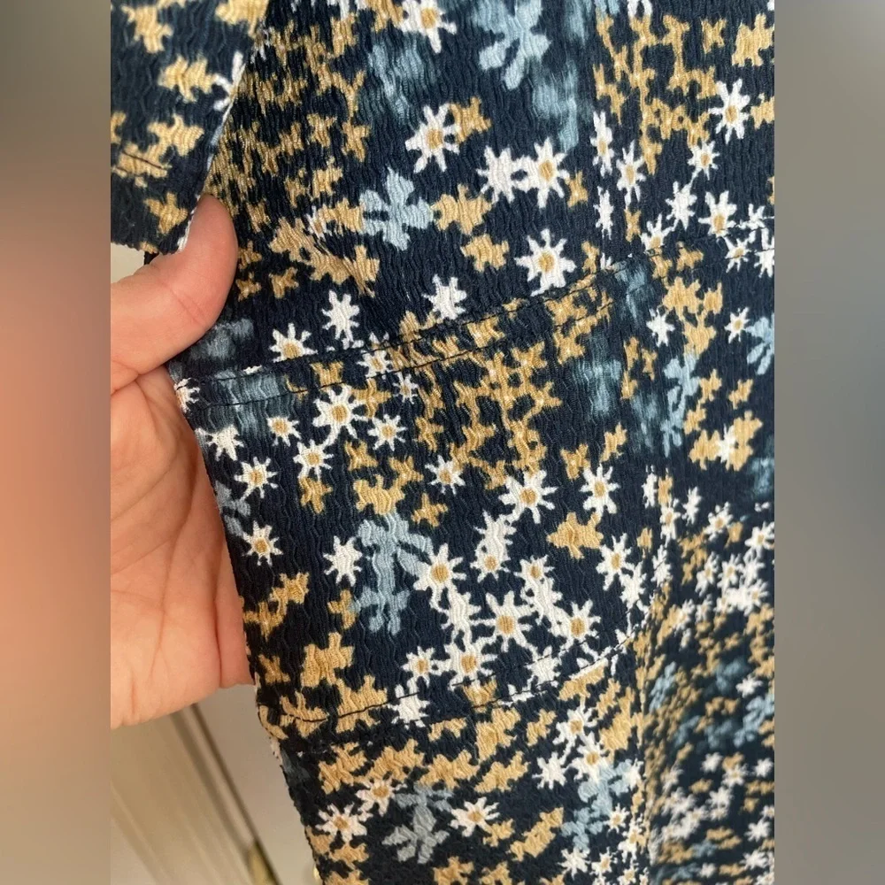 Michael Kors Floral Print Short Sleeve Dress Navy Blue Tan White Daisy Pattern